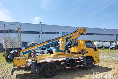 二手徐工藍(lán)牌高空作業(yè)車及救護車低價出售